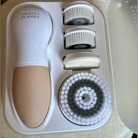 Vanity Planet Other - Vanity Planet Facial Cleansing Brush Set